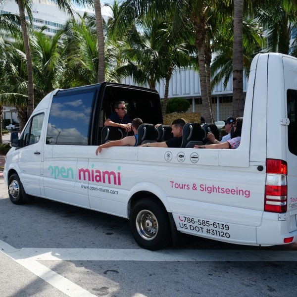 Open Miami Bus Tour Touring in Miami Beach