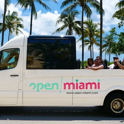 Open Miami panoramic bus