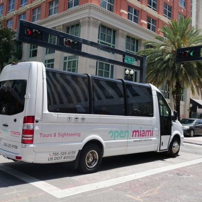 Open Miami panoramic bus